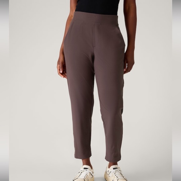 Athleta Brooklyn Ankle pants NWT sz 8 shale - Picture 1 of 10